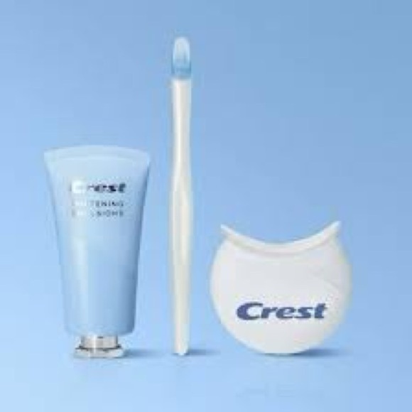 NWT Crest Whitening Emulsions Leave-on Teeth Whitening Kit with LED Light - Picture 2 of 6